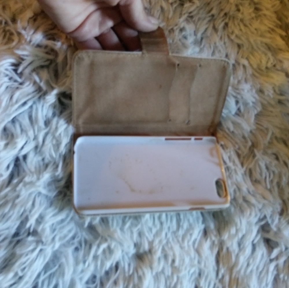 Phone cases - Picture 4 of 4